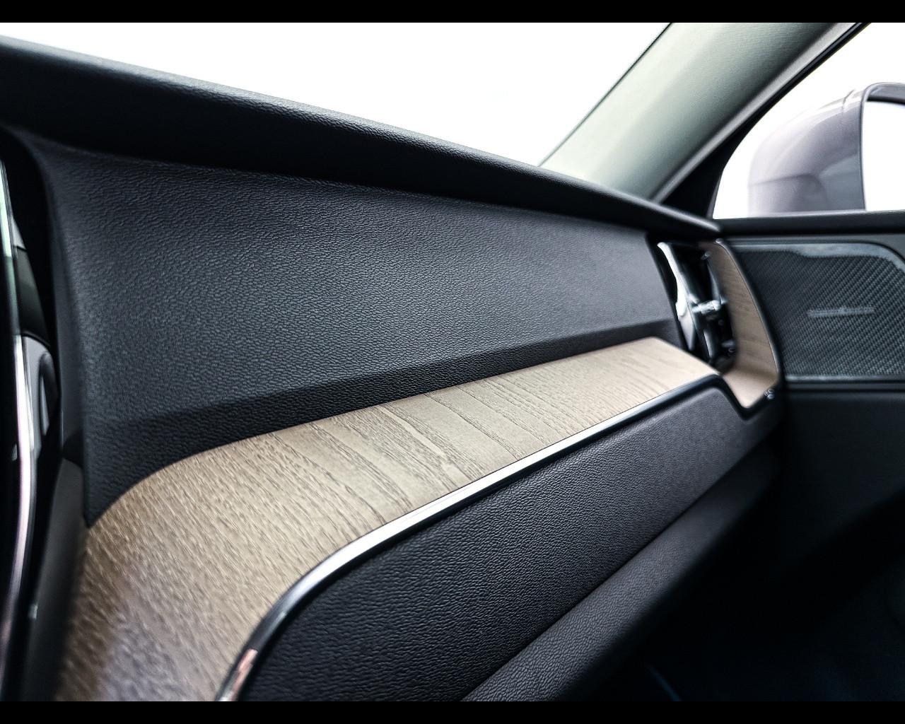 VOLVO XC60 Plus Bright B5 AWD AUT
