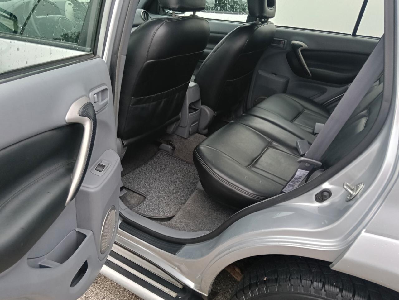 Toyota RAV 4 RAV4 2.0 Tdi D-4D cat 5 porte Sol