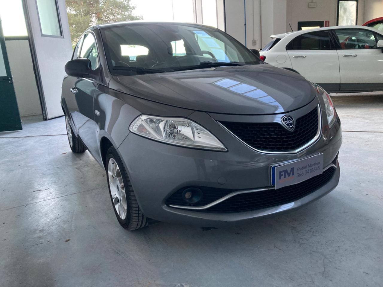 Lancia Ypsilon 1.2 69 CV 5 porte Gold per neopatentati