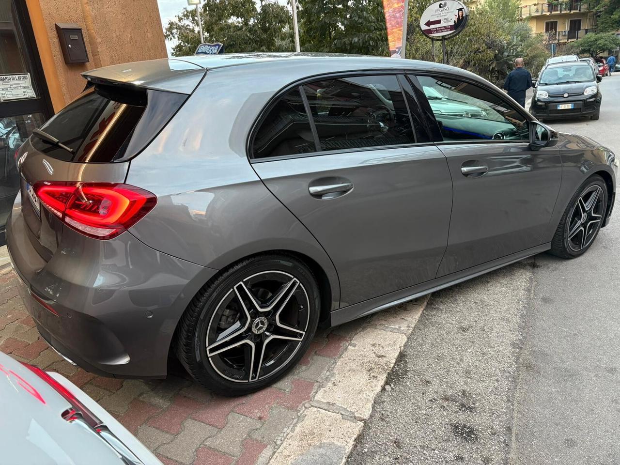 Mercedes-benz A 180 d Premium AMG