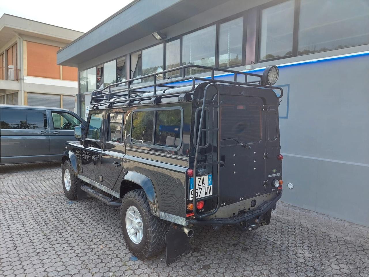 Land Rover Defender 110 2.4 TD4 SE