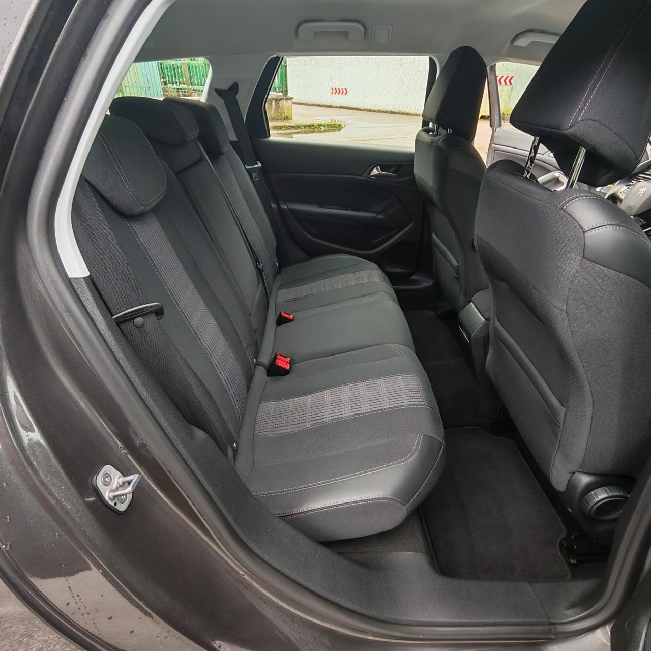 Peugeot 308 130 S&S SW Allure