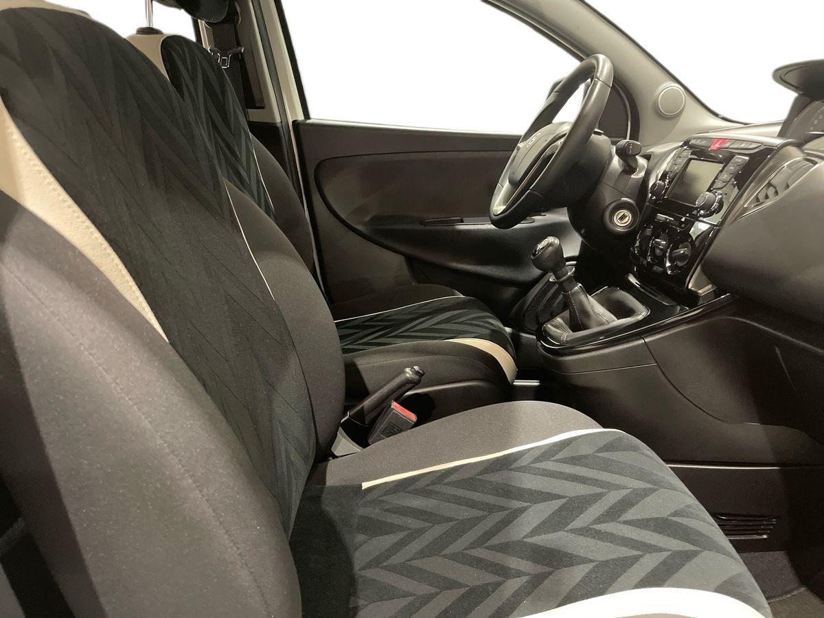 LANCIA Ypsilon III 2015 - Ypsilon 1.2 Silver 69cv