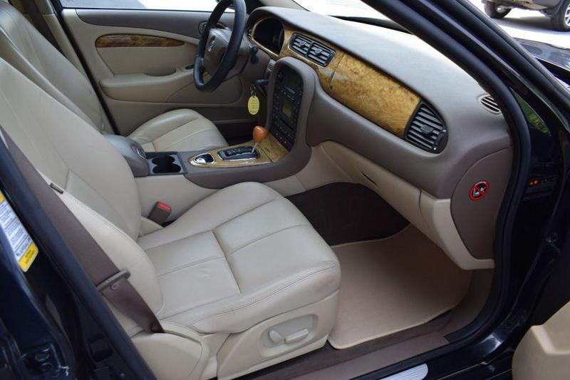 Jaguar S-Type 2.7 diesel V6 Executive
