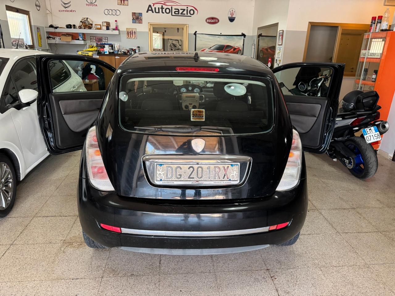 Lancia Ypsilon 1.3 MJT 90 CV Platino OK NEOPATENTATI