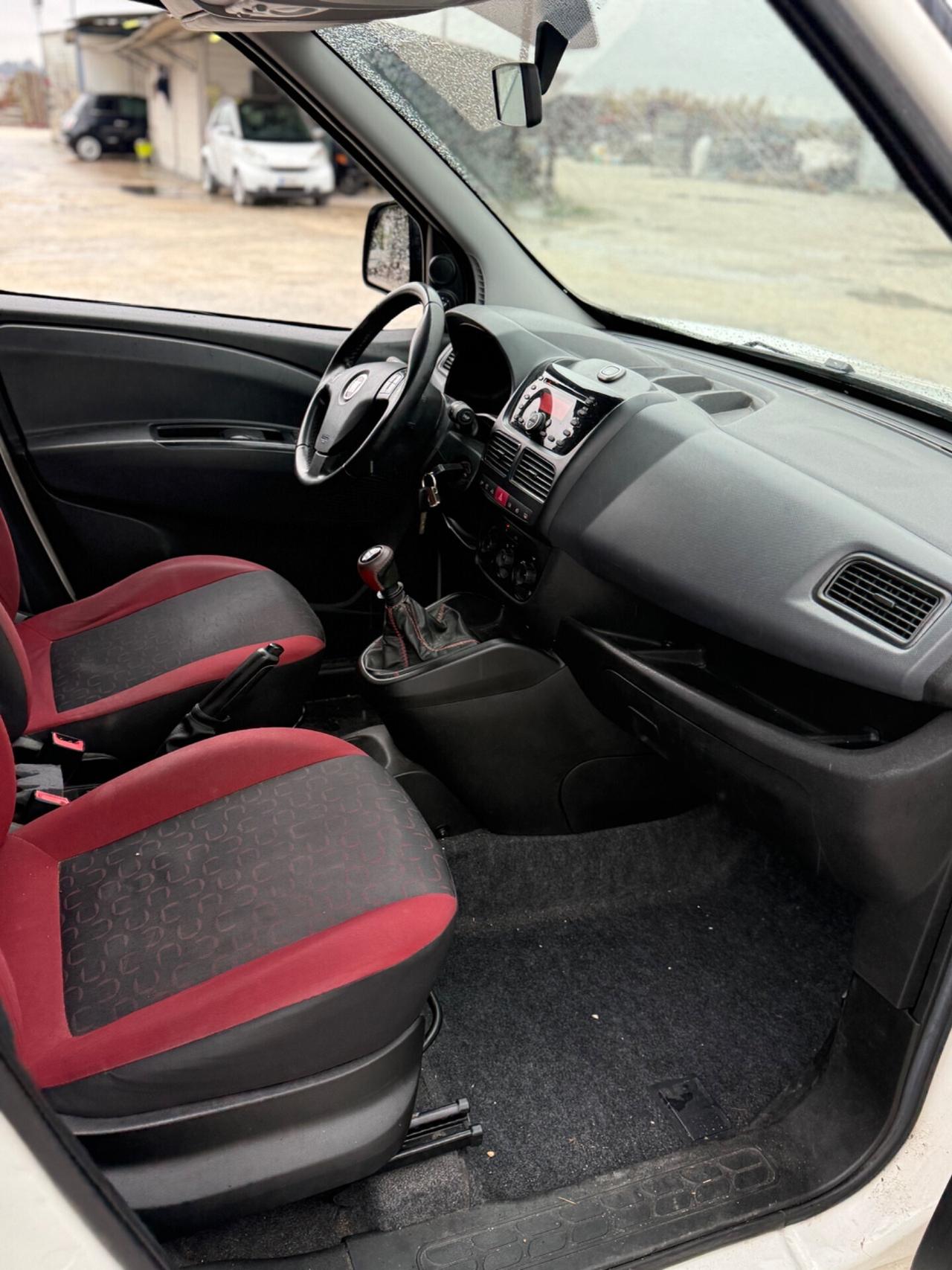 Fiat Doblo 7 posti 1.4 natural power 90mila KM