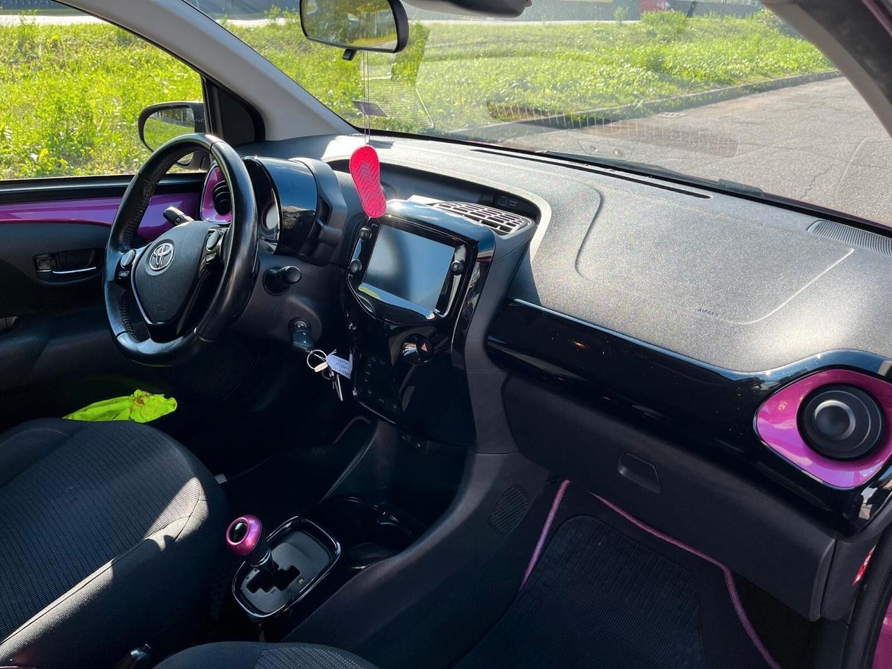 Toyota Aygo 1.0 VVT-i 72 CV 5 porte x-cool MMT