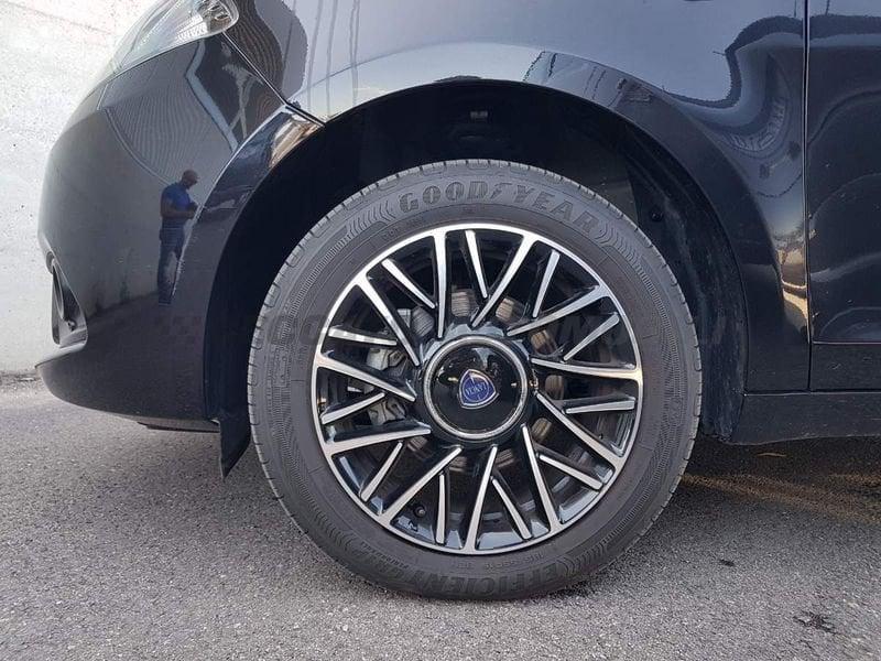 Lancia Ypsilon Ypsilon 1.0 firefly hybrid Platino s&s 70cv