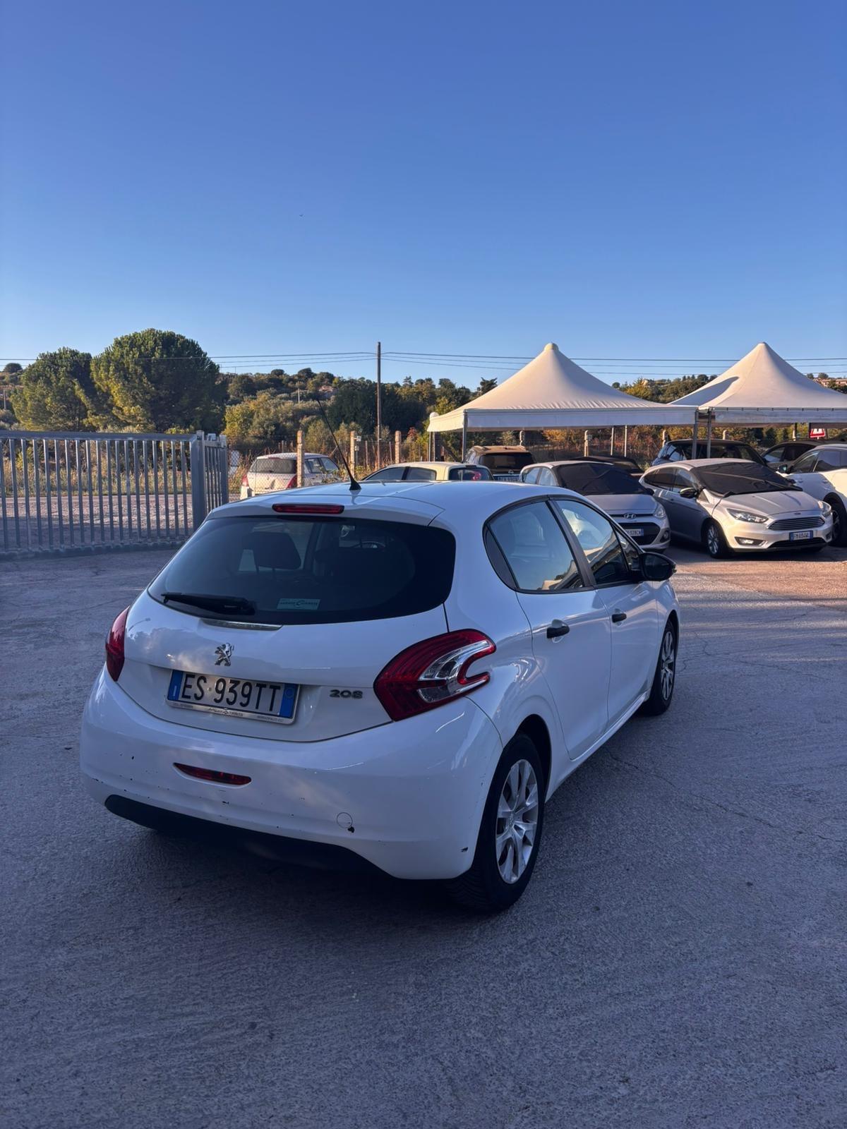 Peugeot 208 1.4 HDi 68 CV 5 porte Allure