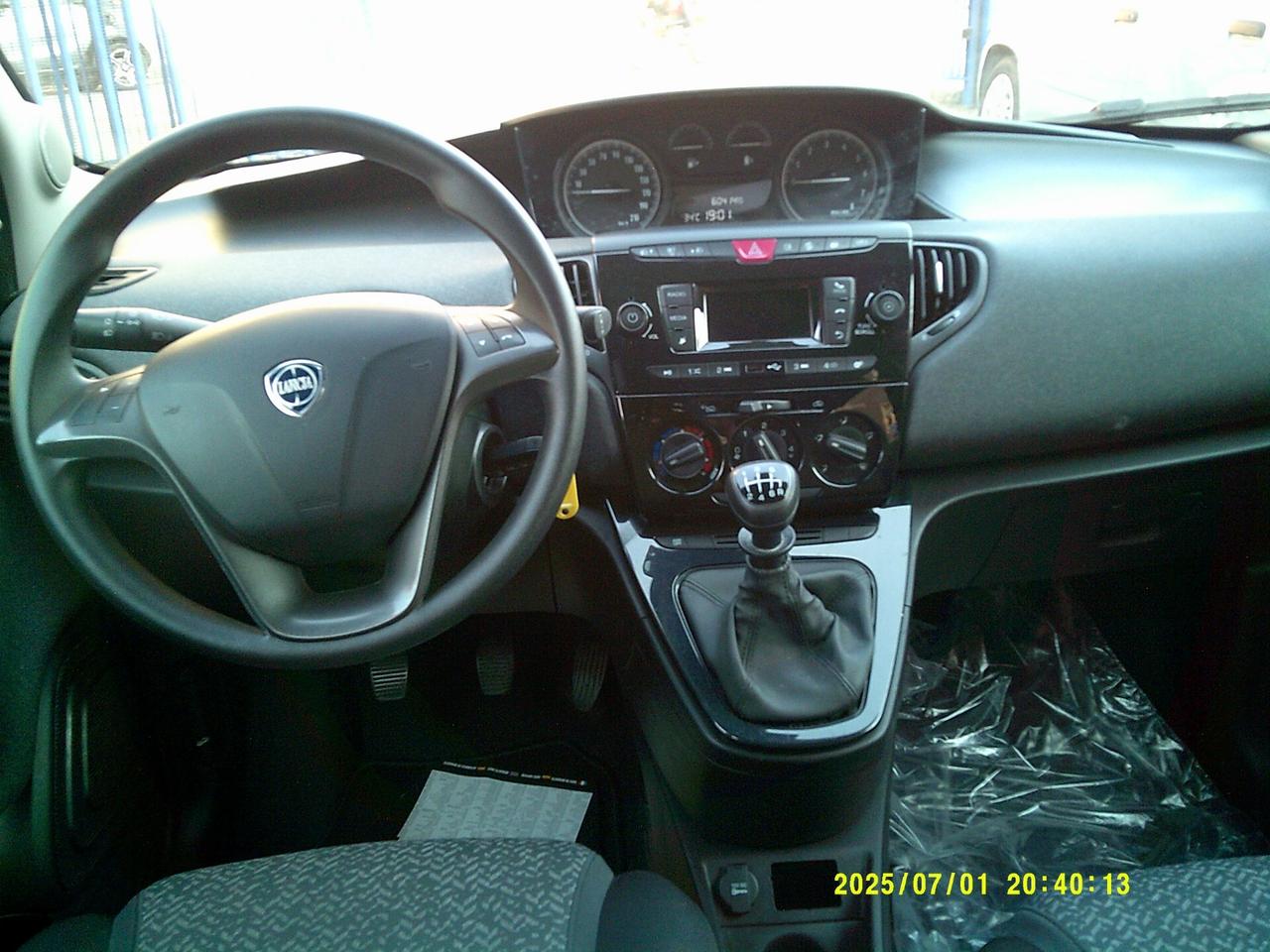 Lancia Ypsilon 1.0 FireFly 5 porte S&S Hybrid Silver