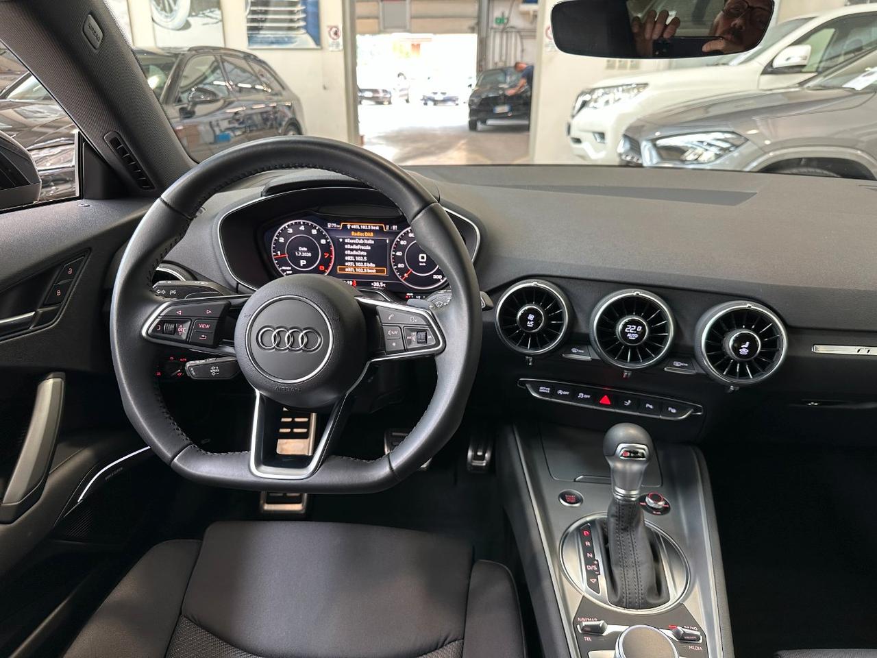 Audi TT Coupe 45 2.0 tfsi s-tronic-Matrix-19"-Camera-Carplay-Keyless