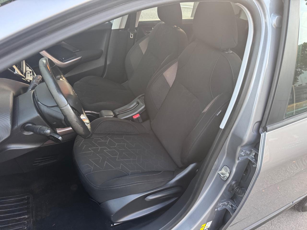 Peugeot 2008 1.6 HDI NEOPATEN GARANZIA 12 MESI