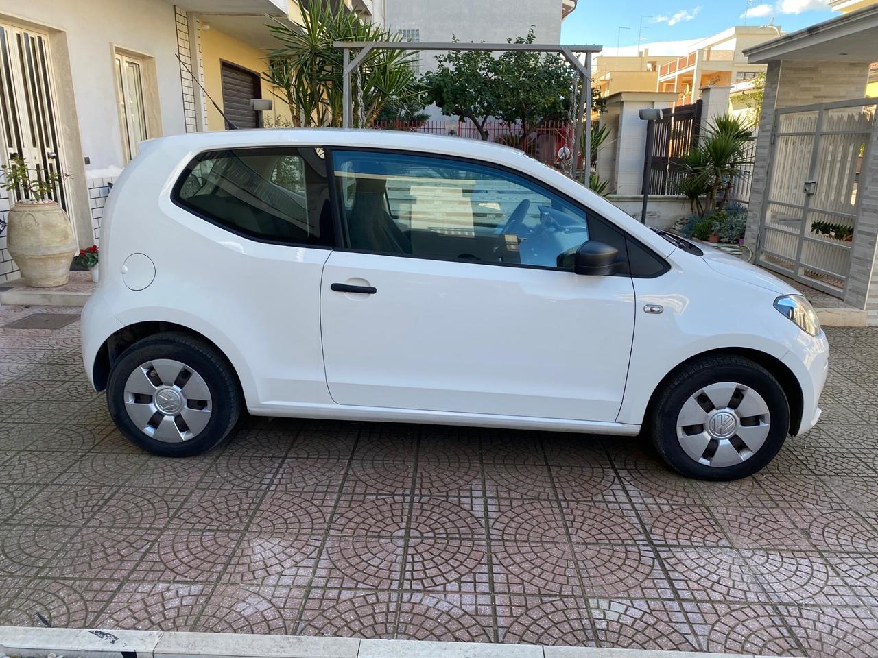 Volkswagen up! 1.0 3p. take