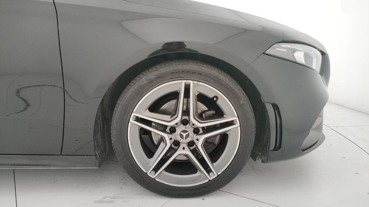 Mercedes-Benz Classe A - W177 2018 - A 180 d Premium auto
