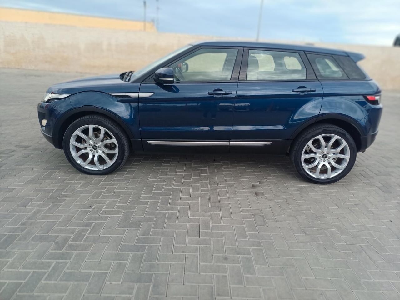 Land Rover Range Evoque 2.2 TD4 5p. Prestige