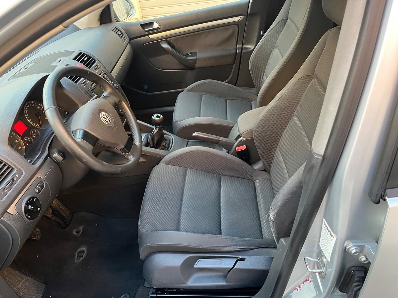 Volkswagen Golf 1.6 16V FSI 5p. Sportline