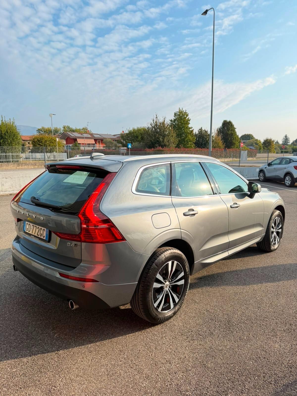 Volvo XC60 B4 AWD Geartronic Momentum MY21