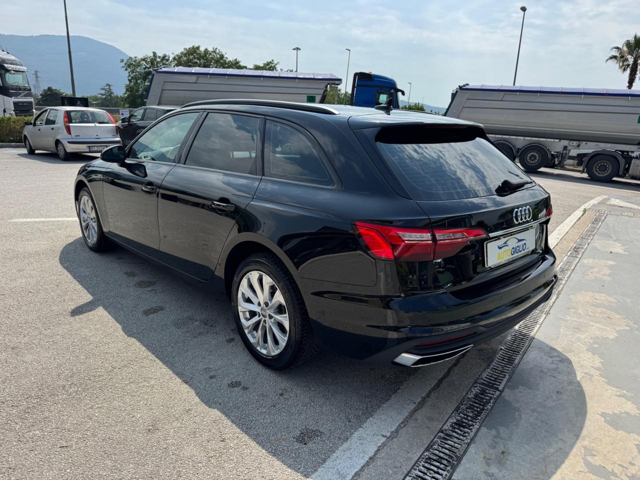 Audi A4 Avant 30 TDI/136 CV S tronic Business Advanced