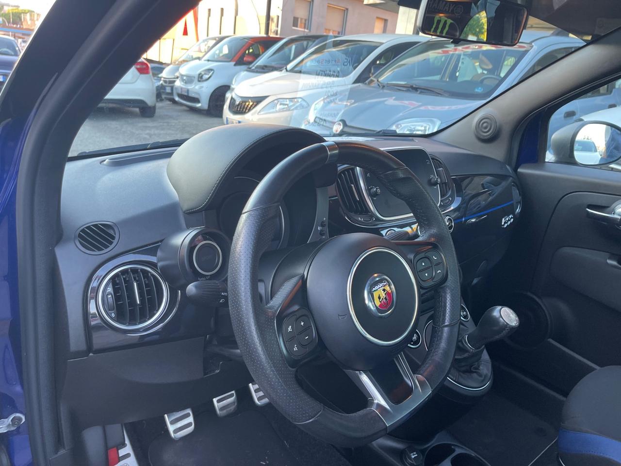 Abarth 595 1.4 Turbo T-Jet 165 CV Monster Energy Yamaha