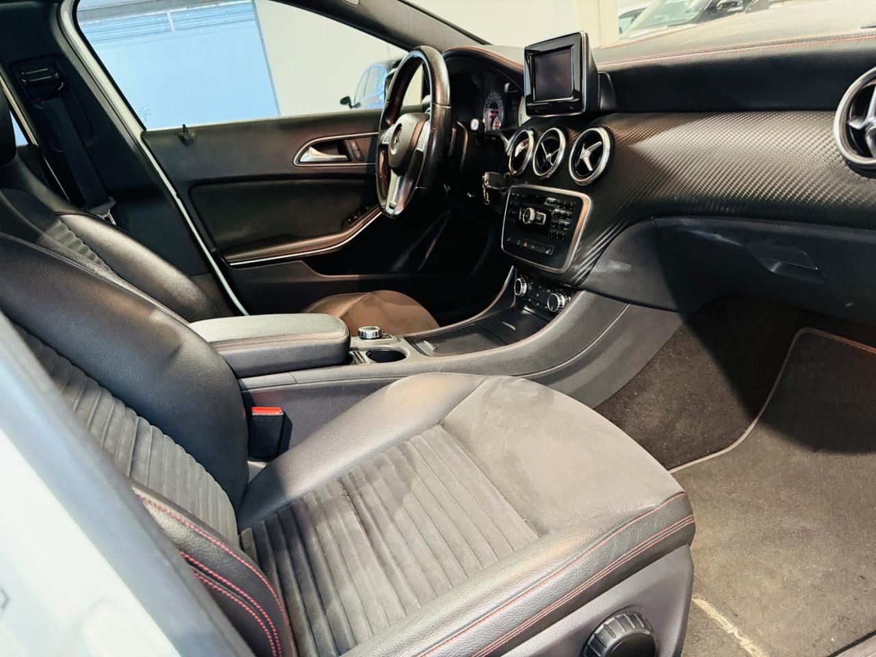 Mercedes-benz A220 CDI PREMIUM AMG*TETTO*GANCIO TRAINO*