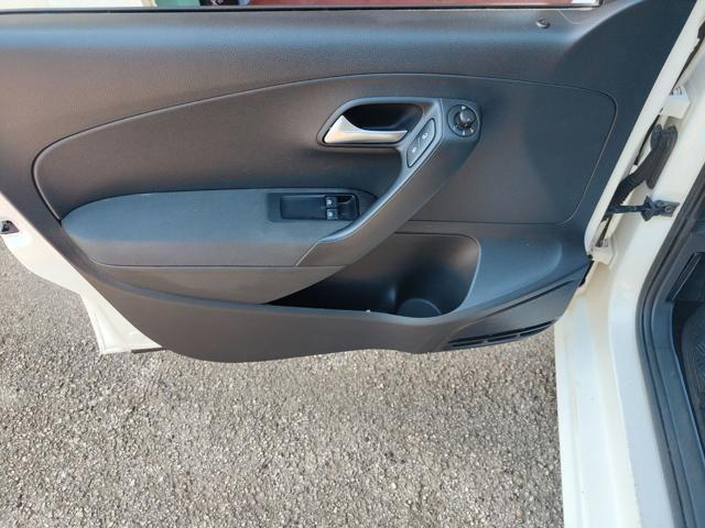 VOLKSWAGEN Polo 1.2 Benz.5 Porte ( OK NEOPAT. )