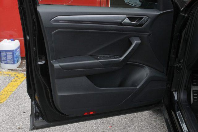 VOLKSWAGEN T-Roc 1.5 TSI ACT DSG R-LINE R LINE