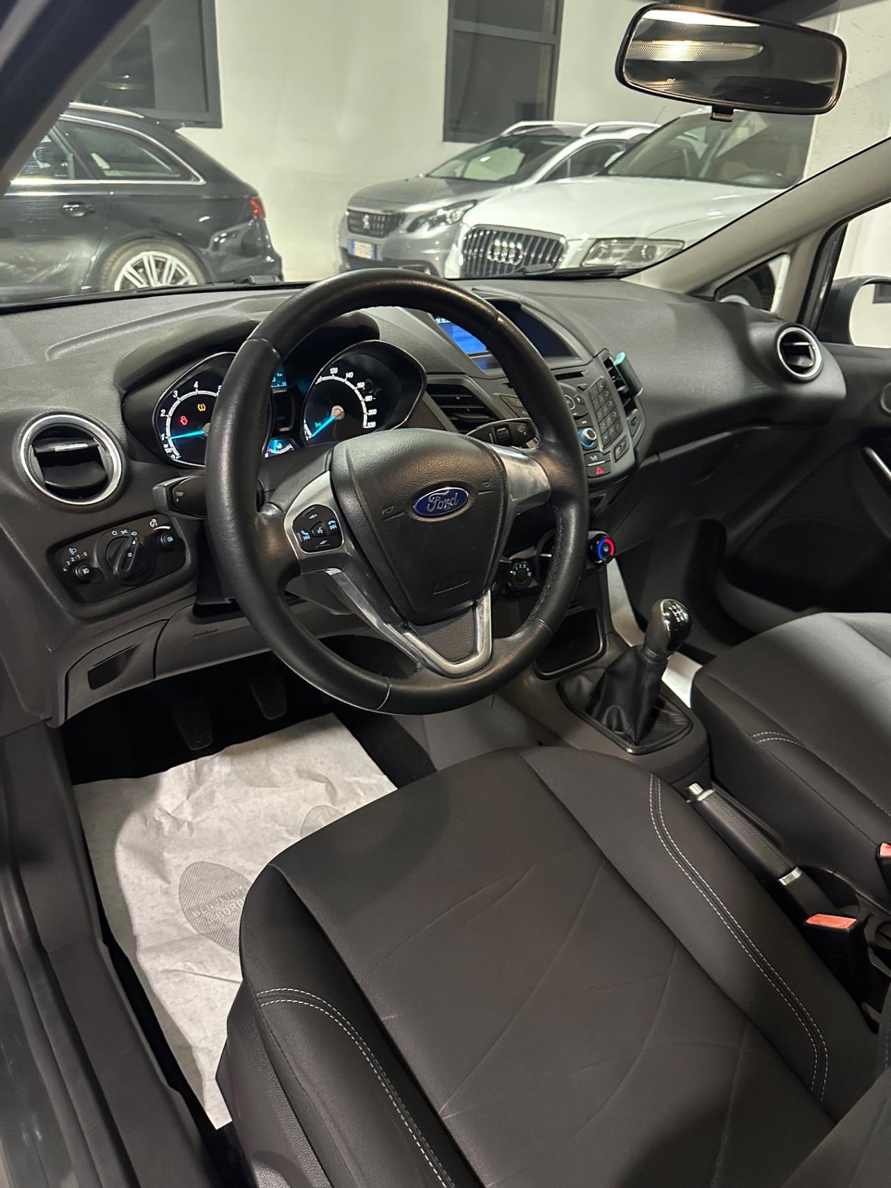 Ford Fiesta 1.2 60CV 5 porte Black & White Edition