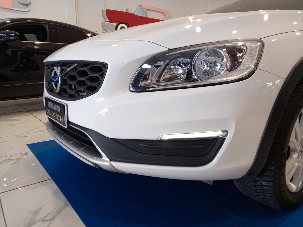 Volvo V60 Cross Country UNICO PROP