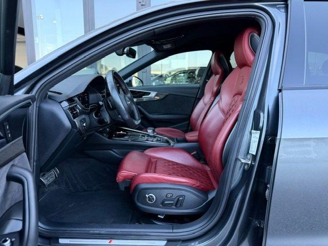 AUDI S4 Avant TDI 347cv Black Edition sport attitude