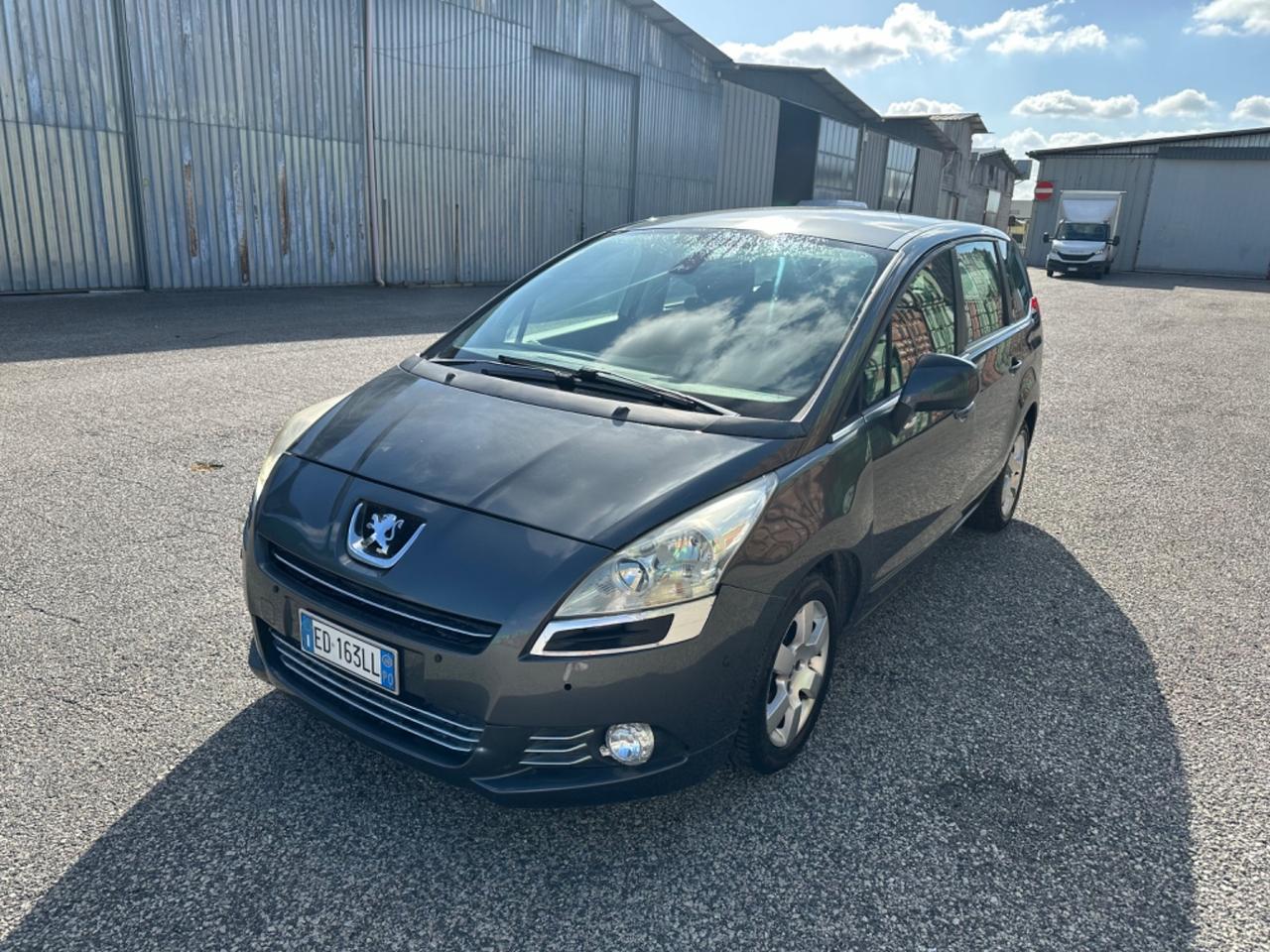 Peugeot 5008 1.6 VTi 120CV Premium METANO