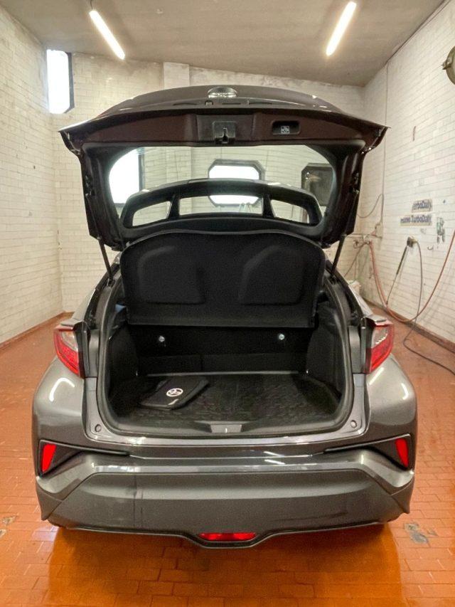 TOYOTA C-HR 1.8 Hybrid E-CVT Business