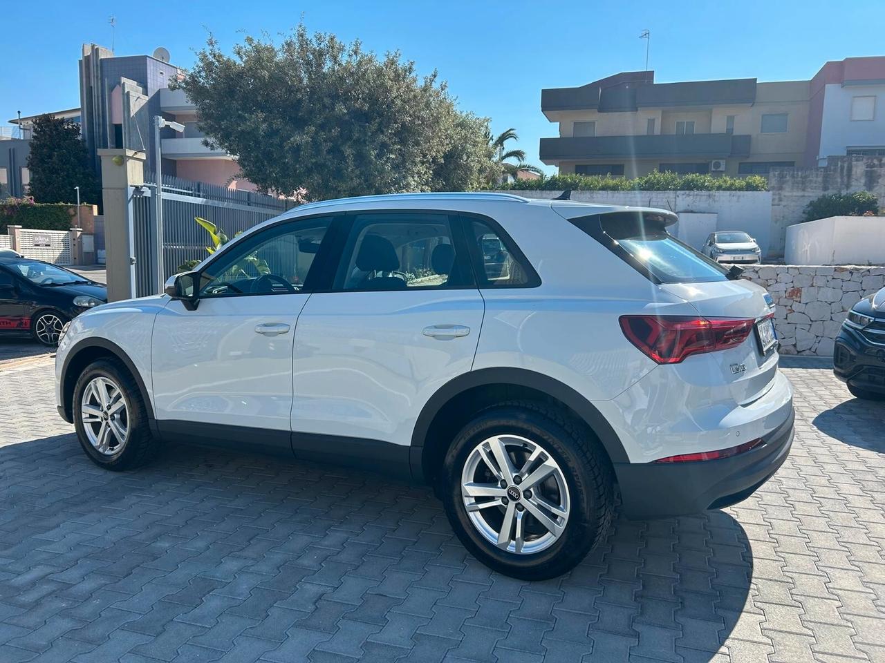 Audi Q3 35 TDI S tronic Business