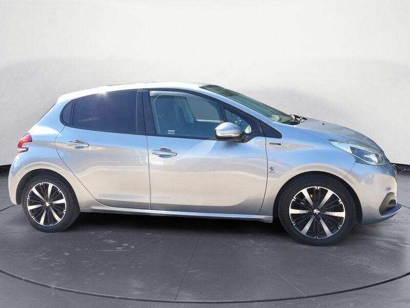 Peugeot 208 Signature PureTech 82cv S/S