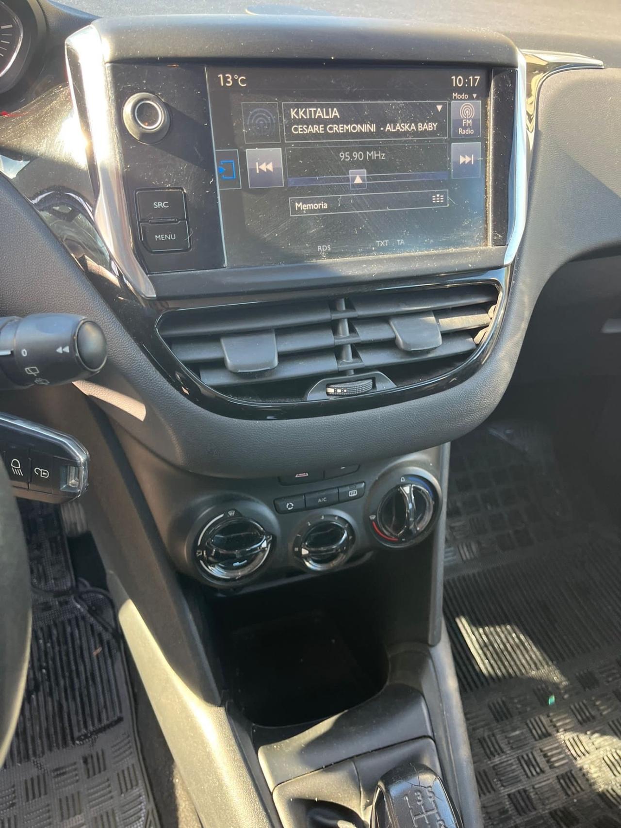 Peugeot 208 1.4 HDi 68Cv 2015