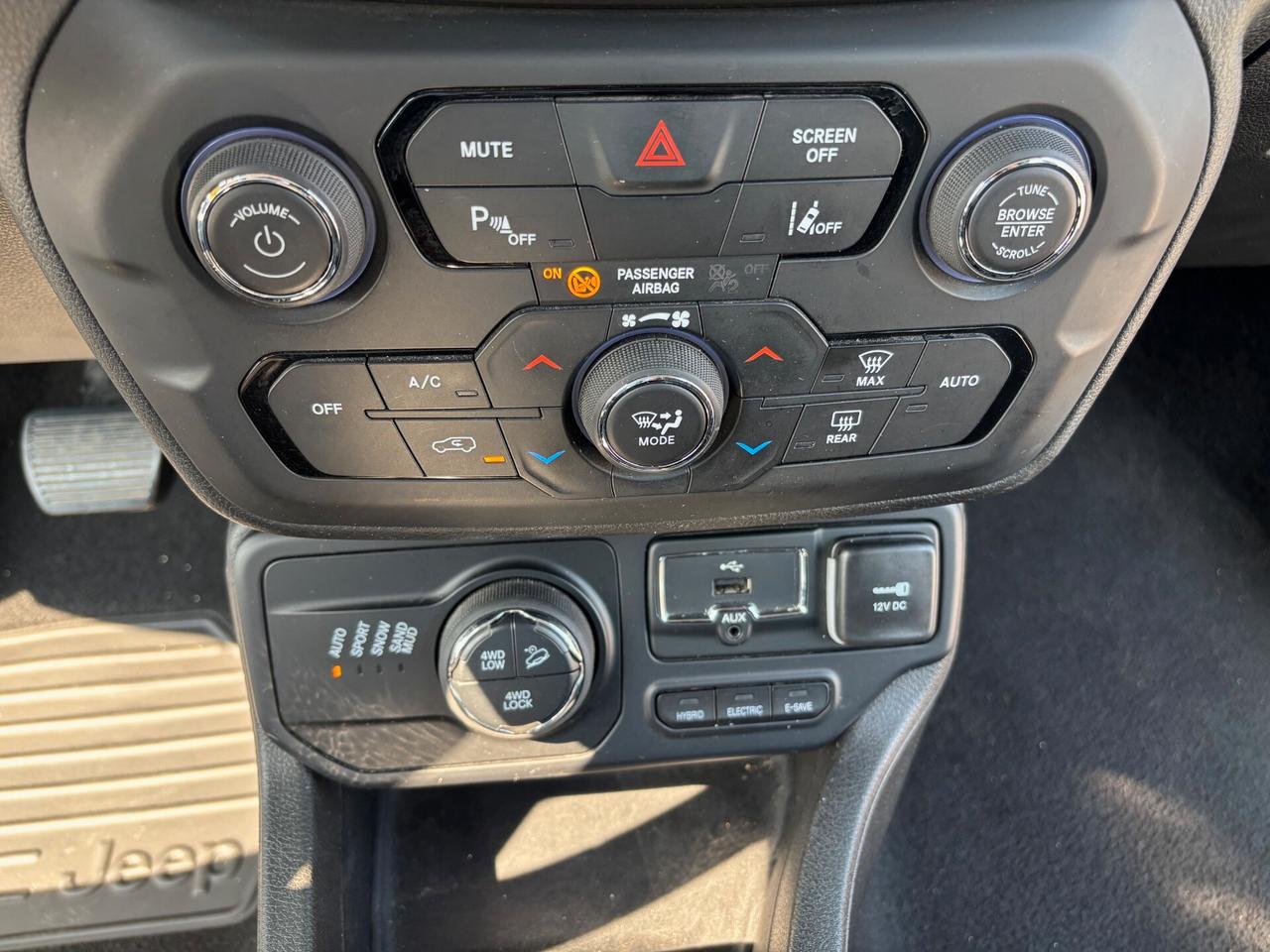 Jeep Renegade 1.3 4Xe GARANTITA 2 LITRI 100KM