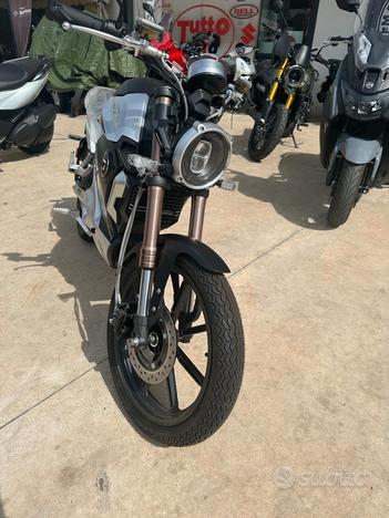 Super Soco TC Max