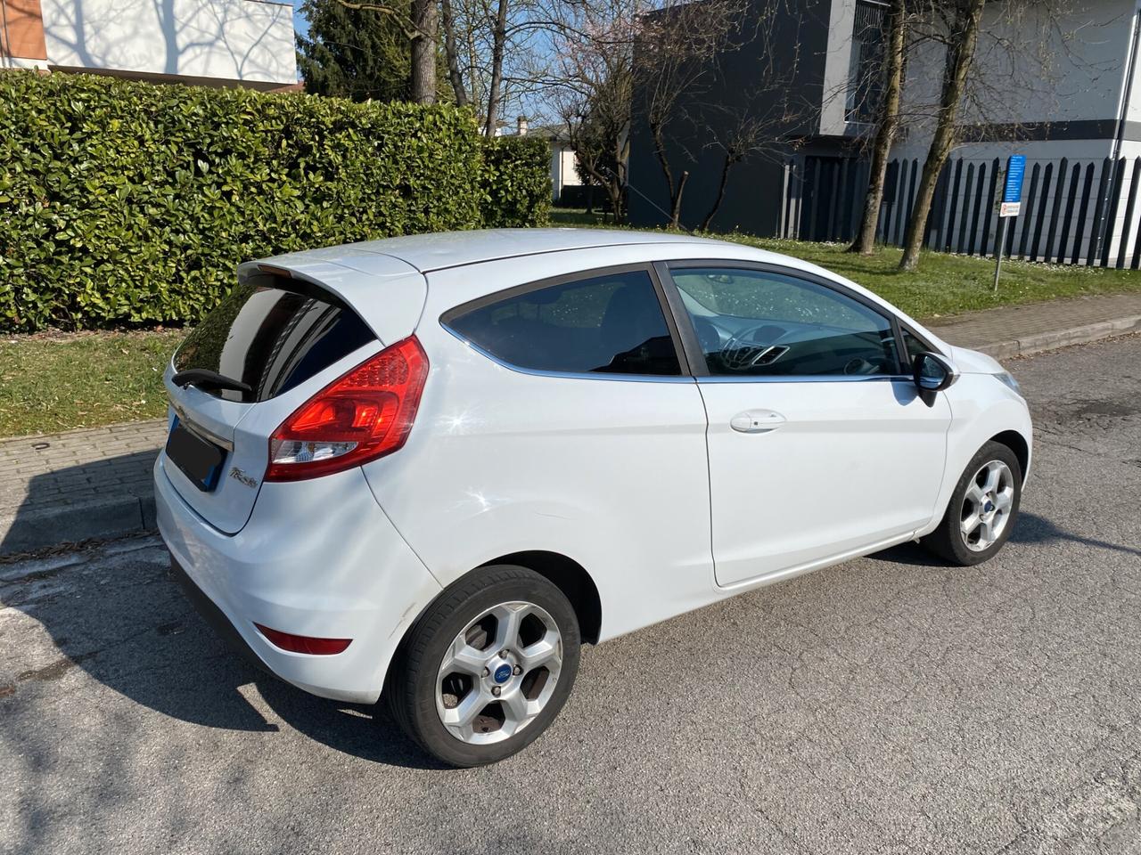 Ford Fiesta 1.2 82CV 3 porte Titanium