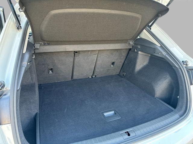 AUDI Q3 35 TDI S tronic Business