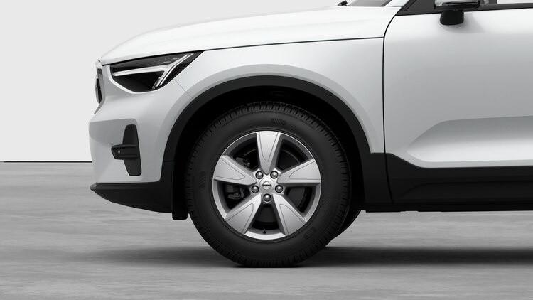 VOLVO XC40 ESSENTIAL B3 AUTO PREZZO PROMO FINO A FINE MESE