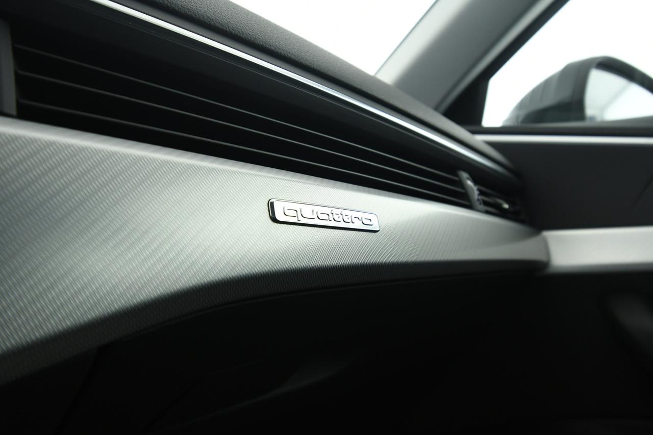AUDI A4 Avant 40 2.0 tdi Sport quattro 190cv S-LINE+FULL LED+C18"