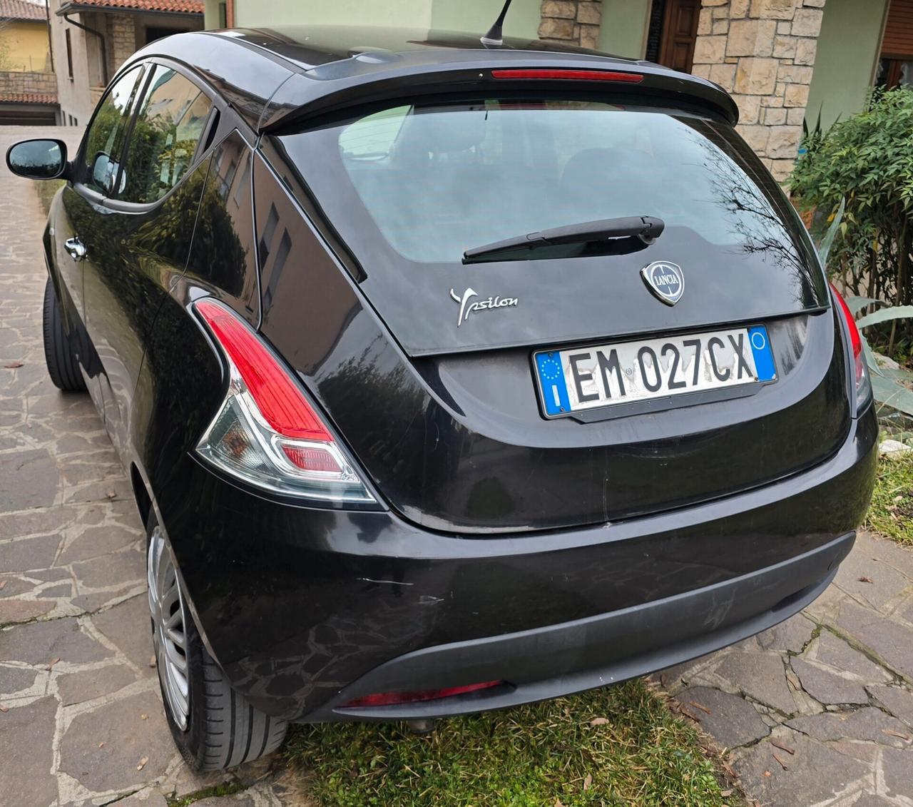 Lancia Ypsilon 1.2 69 CV 5 porte GPL Ecochic Silver