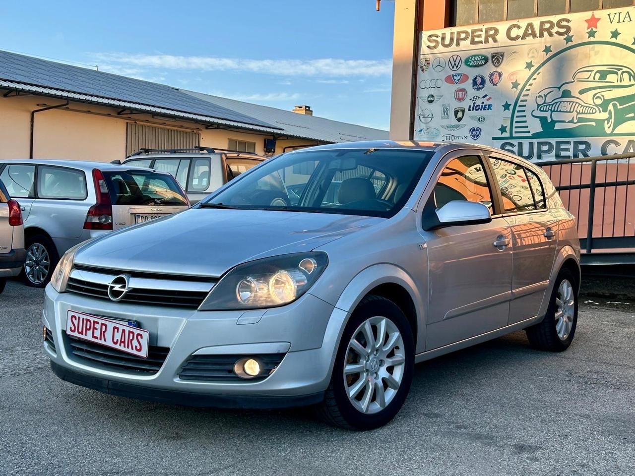 Opel Astra 1.7CDTI 101CV 5P Berlina Cosmo Neopatentati
