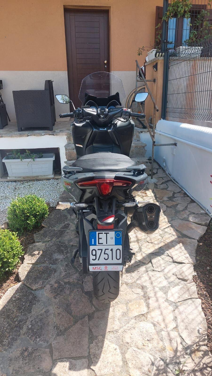 Yamaha T Max 560 Tech Max 2021 Akrapovic