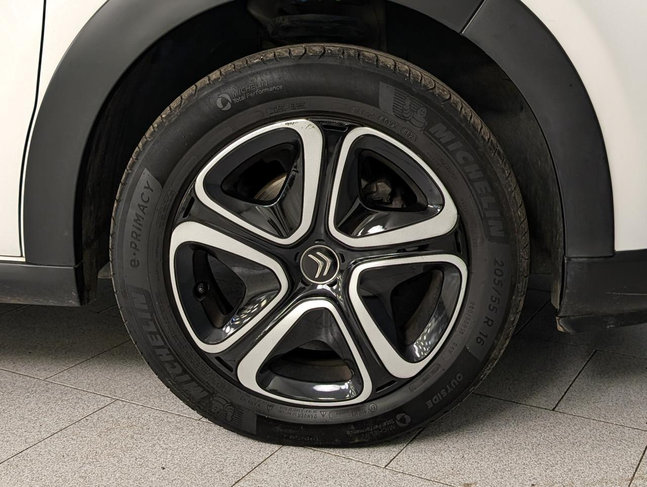 Citroen C3 1.2 puretech 83cv Shine Max