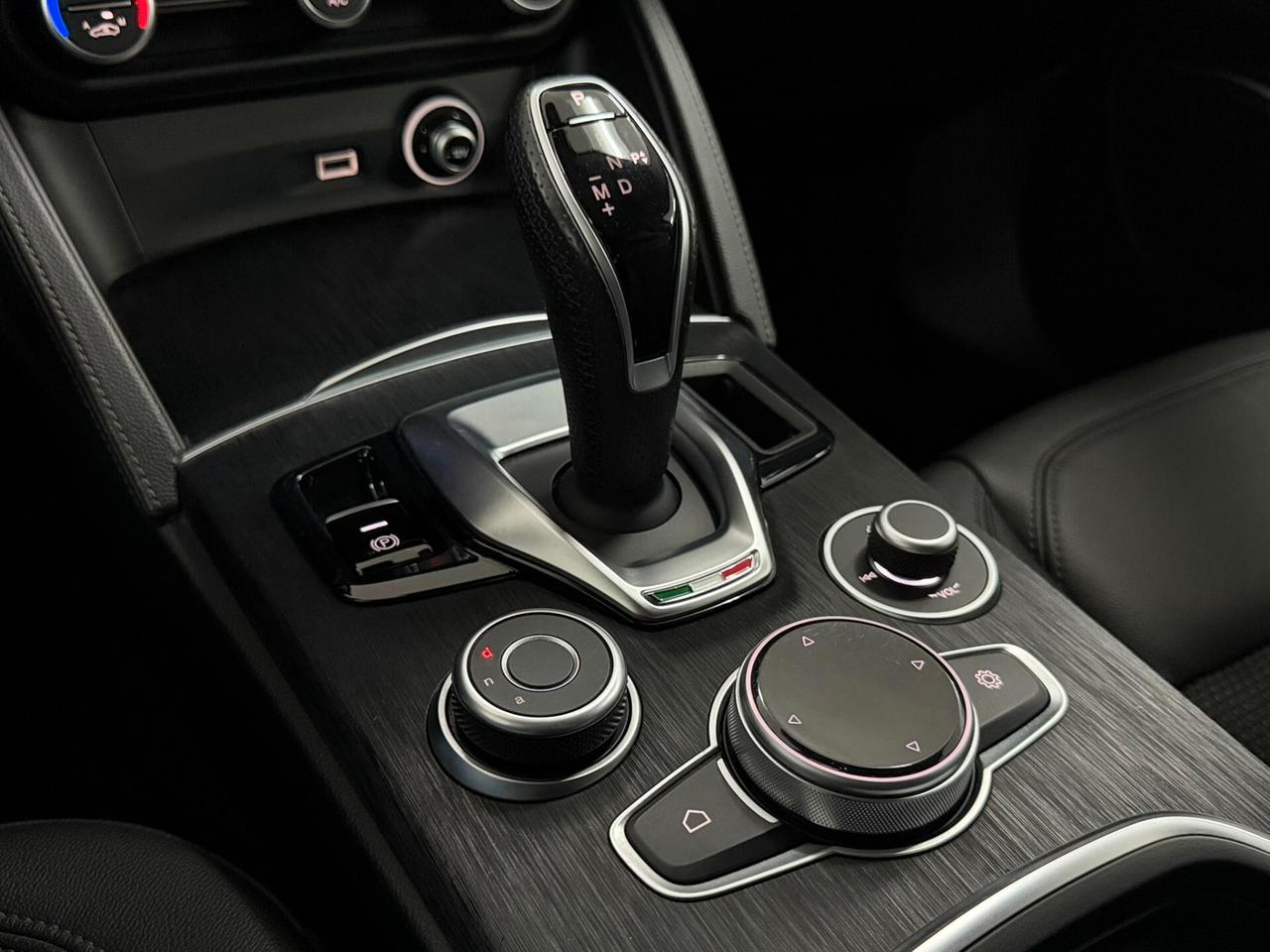 Alfa Romeo Stelvio 2.2 TD 190 CV EXECUTIVE 19" TAGLIANDATA