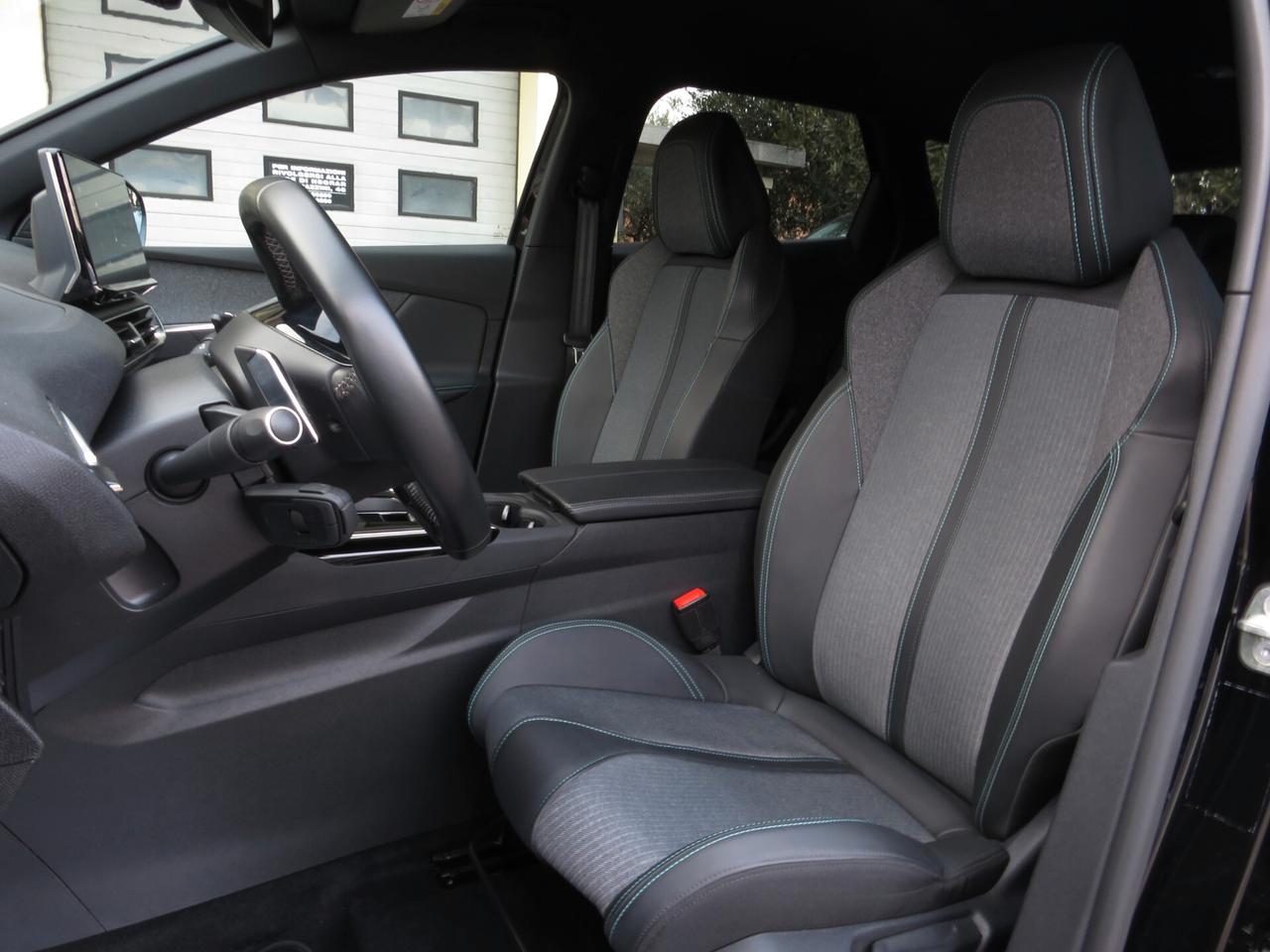 Peugeot 3008 1.5 bluehdi Allure EAT8/full led/adas/navi/keyless