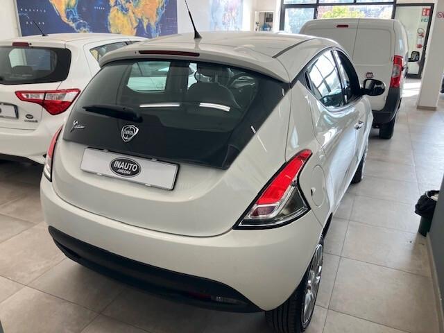 Lancia Ypsilon 0.9 TwinAir 85 CV 5 porte Metano Ecochic Gold
