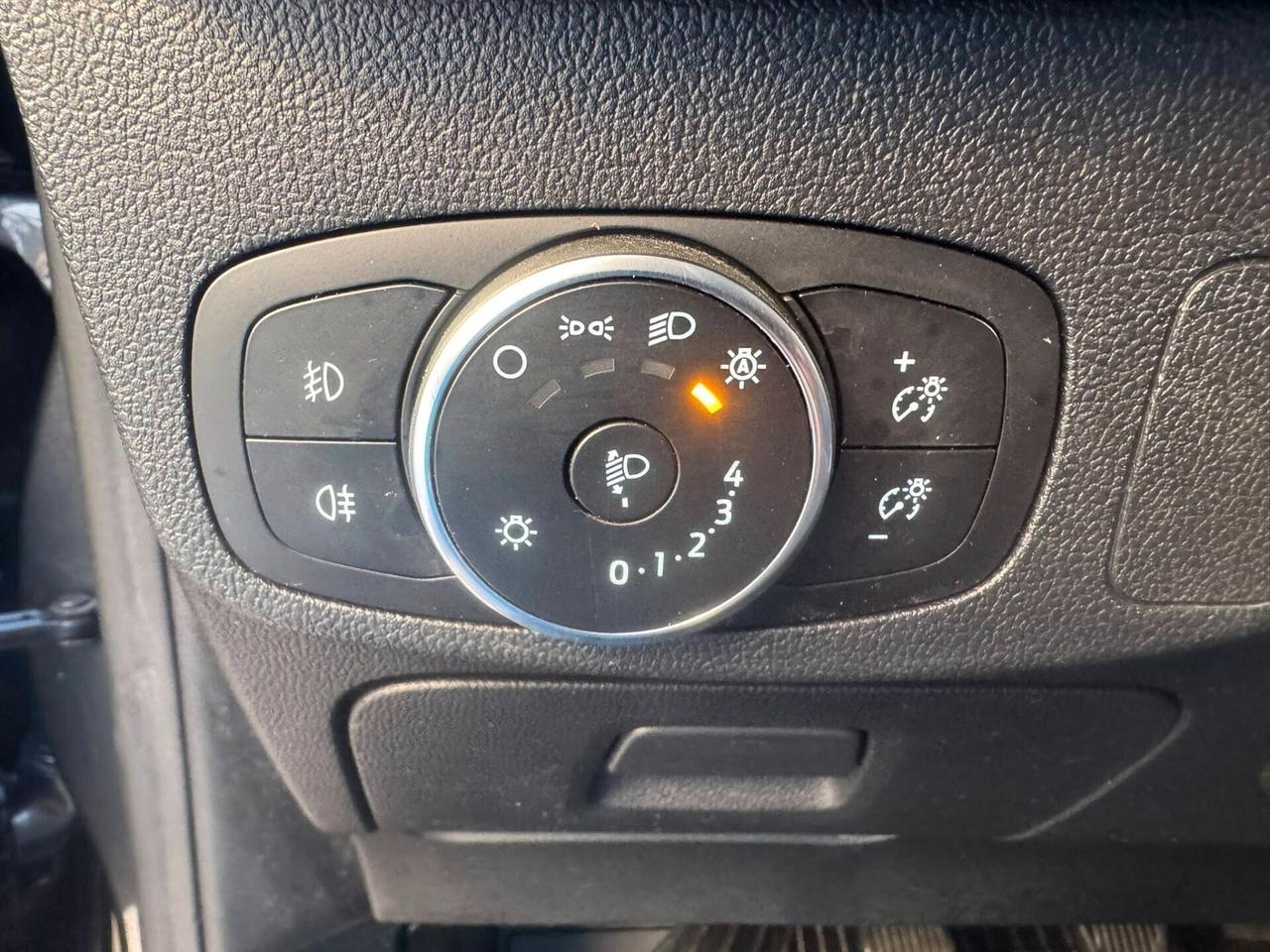 FORD FOCUS 1.5 TDCI 120 CV. E6 TITANIUM NAVI+CERCHI