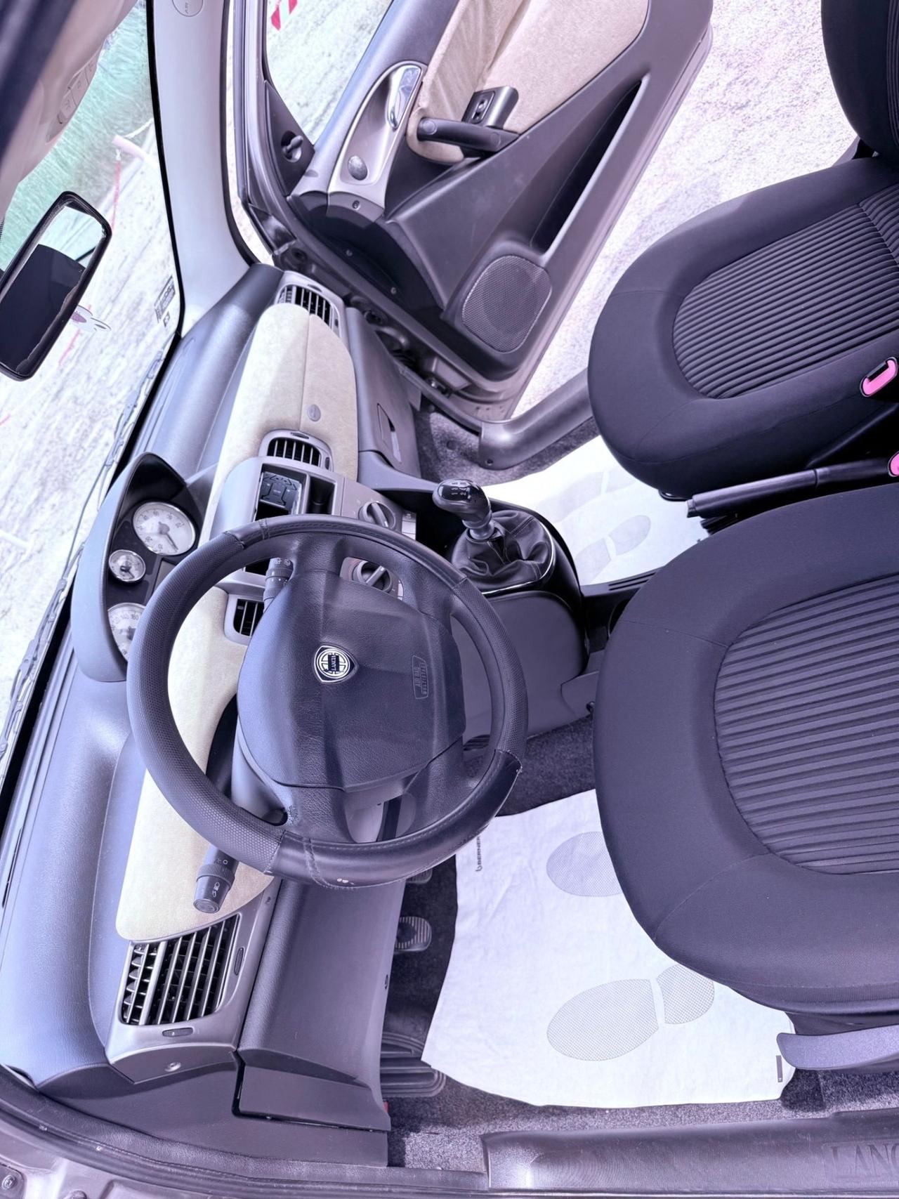 Lancia Ypsilon 1.2 benzina Ok neopatentati