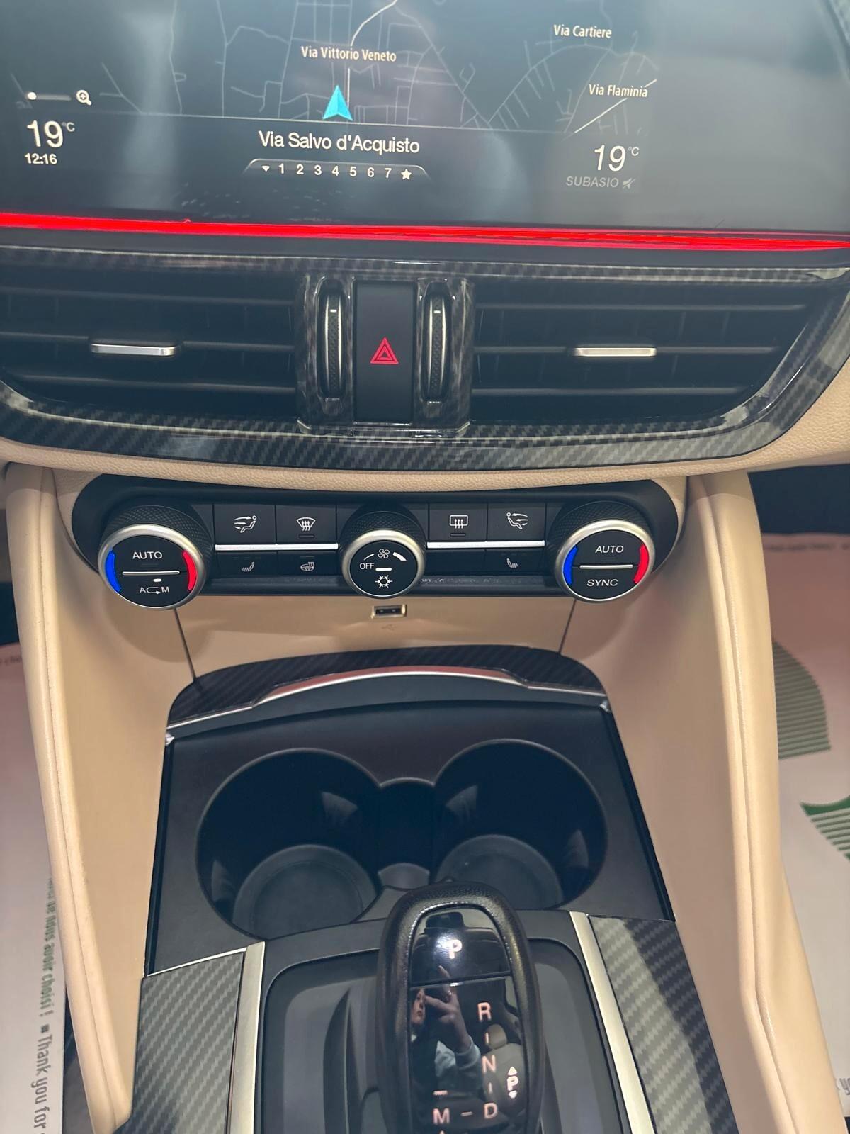 Alfa Romeo Giulia 2.2 Turbodiesel 210 CV AT8 AWD Q4 Veloce